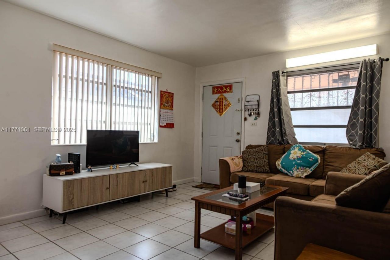 791 NW 22nd Pl, Miami, FL 33125 Photo