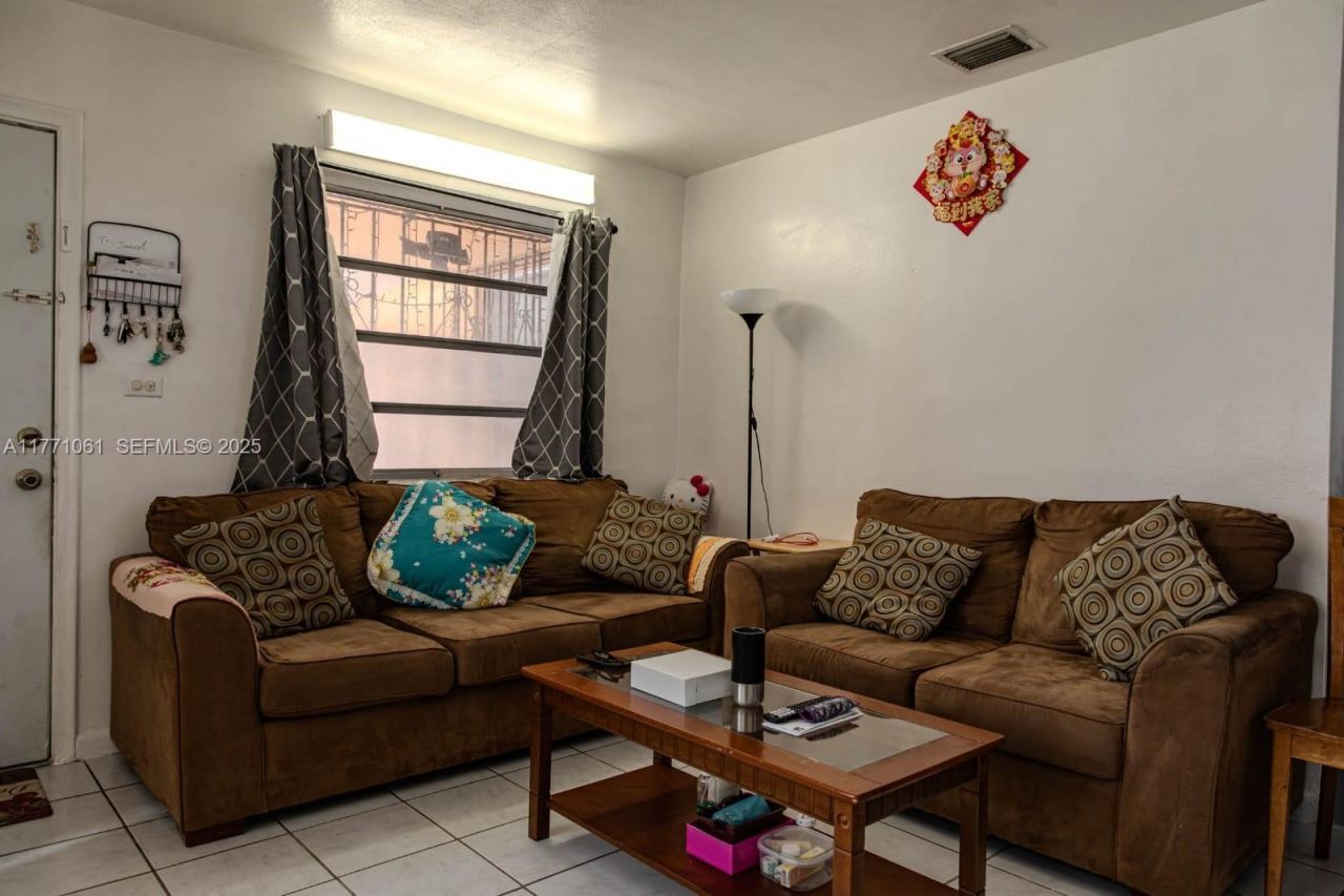 791 NW 22nd Pl, Miami, FL 33125 Photo