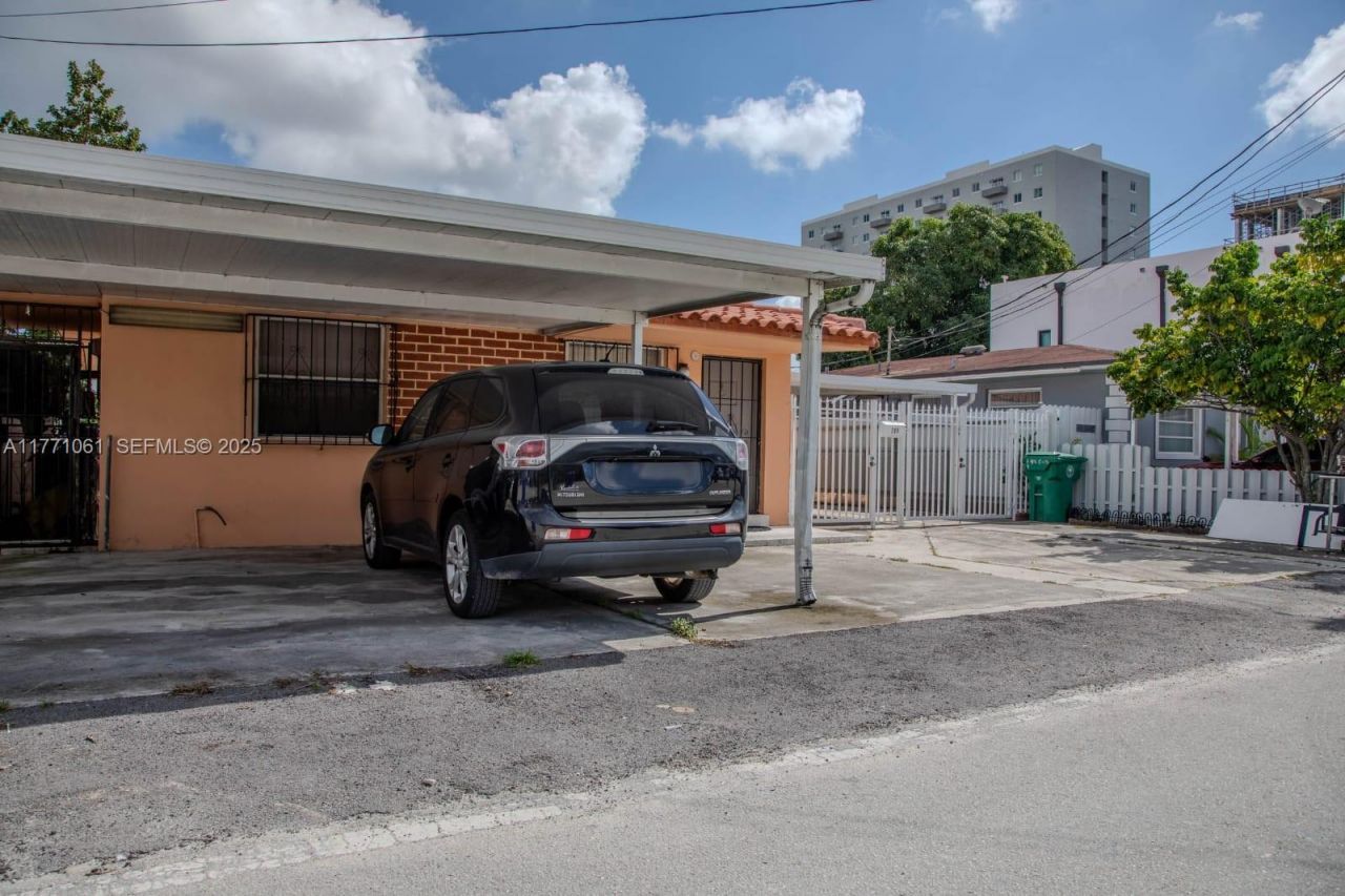 791 NW 22nd Pl, Miami, FL 33125 Photo
