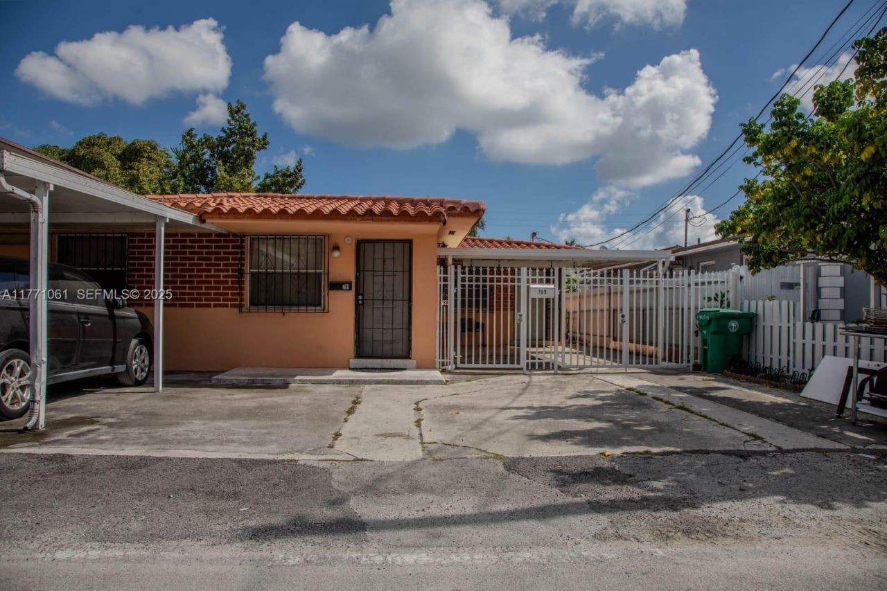 791 NW 22nd Pl, Miami, FL 33125 Photo