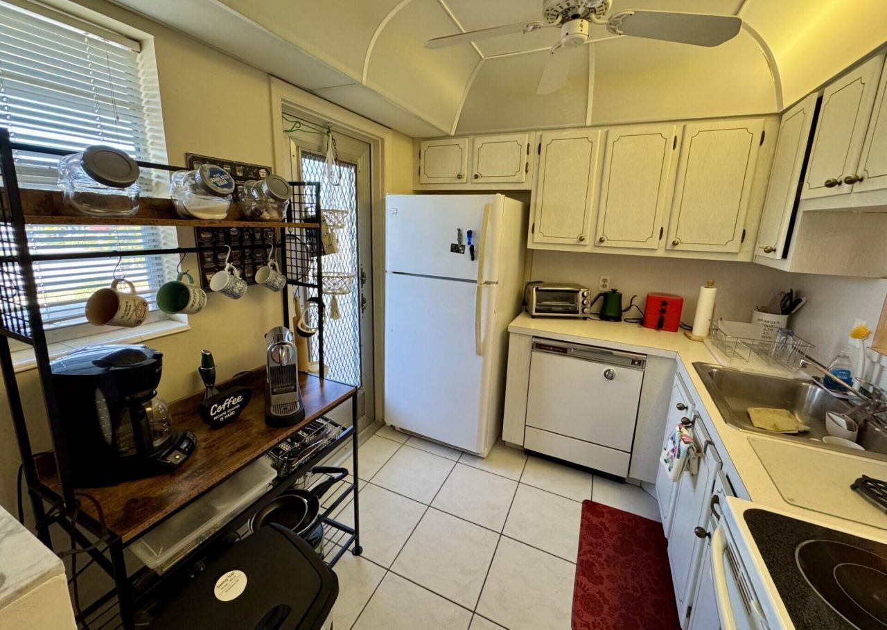 2222 NE 1st 204 Way, Unit 204, Boynton Beach, FL 33435 Photo