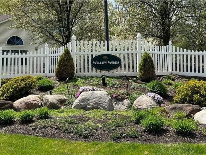 21A Willow Woods, North Olmsted, OH 44070 Photo 2