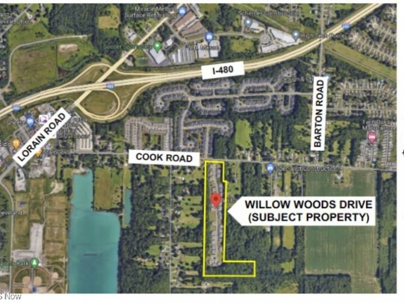 21A Willow Woods, North Olmsted, OH 44070 Photo 3