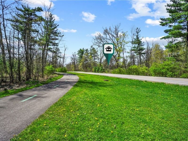 Valley Parkway, North Royalton, OH 44133 Photo 10