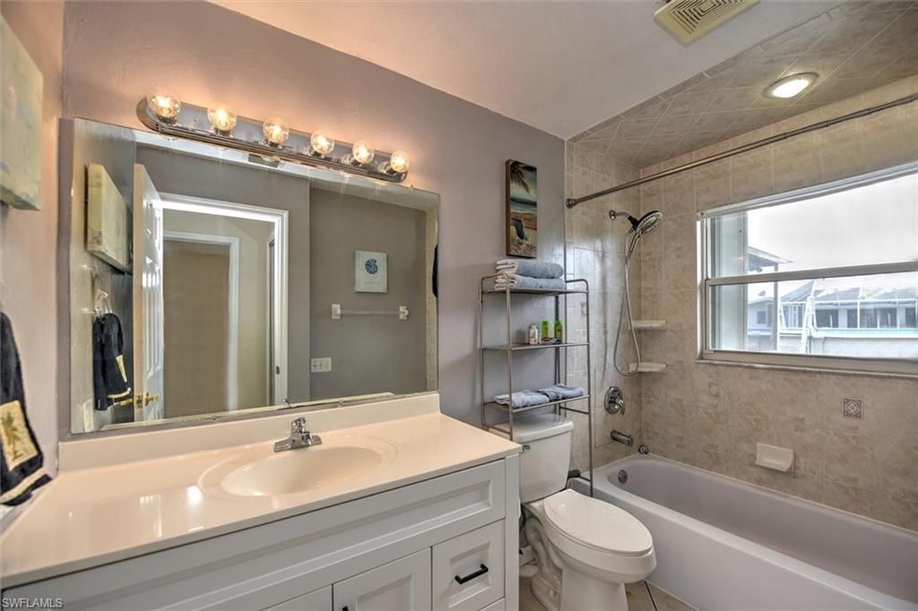 725 Sesame Ct, Cape Coral, FL 33904 Photo