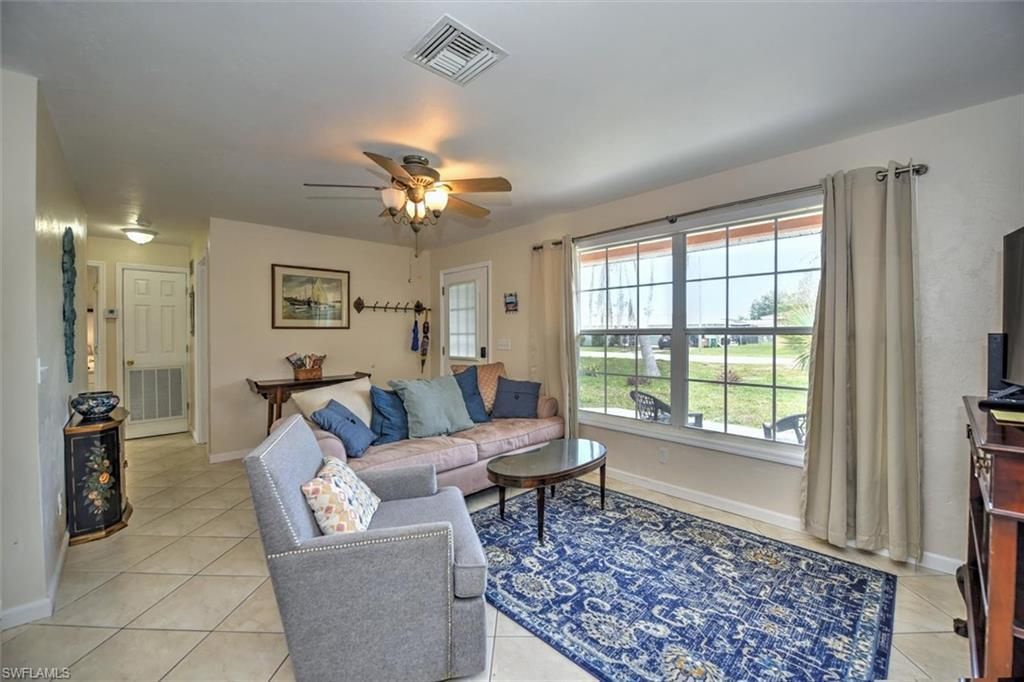 725 Sesame Ct, Cape Coral, FL 33904 Photo