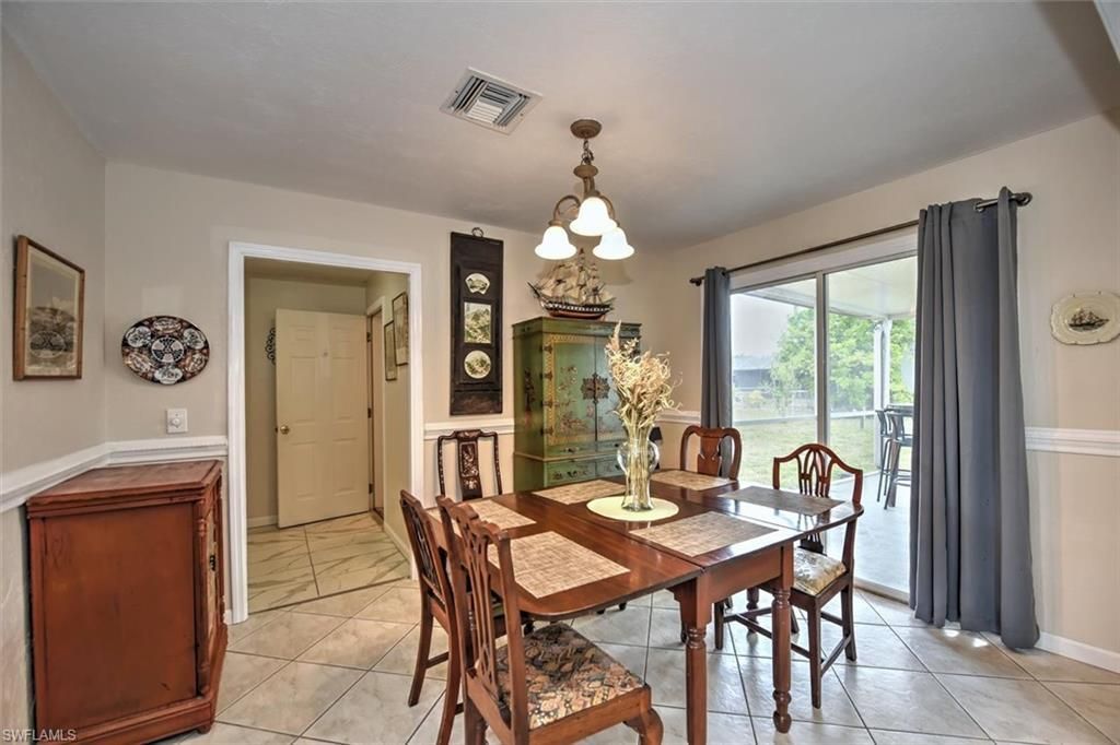 725 Sesame Ct, Cape Coral, FL 33904 Photo