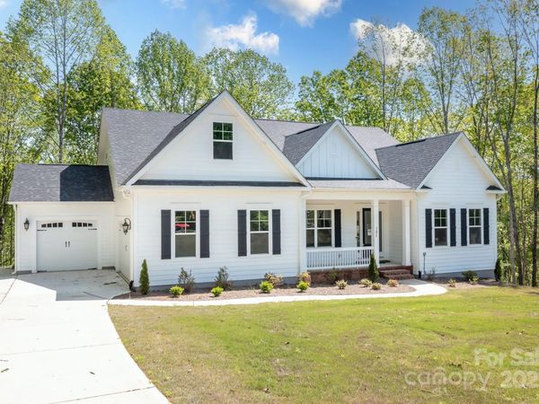 131 High Lake Drive, Statesville, NC 28677