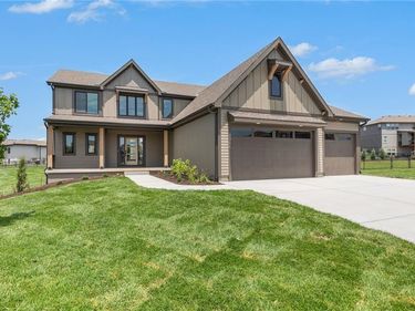 2314 SW Serena Place, Lee's Summit, MO 64082