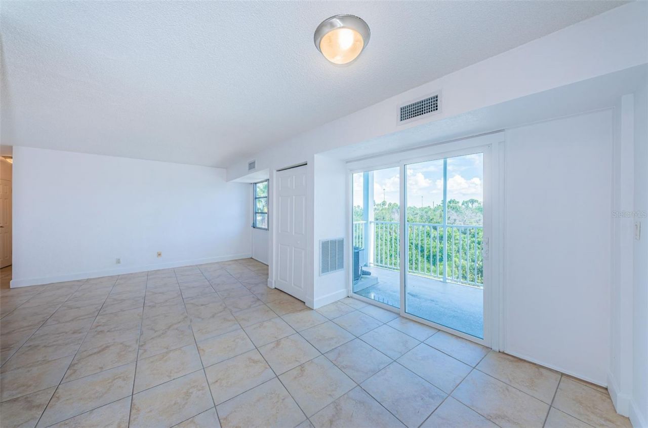 3315 58th Avenue S, Unit 509, Saint Petersburg, FL 33711 Photo