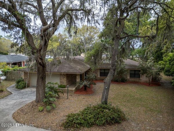 15489 CAPE Drive N, Jacksonville, FL 32226