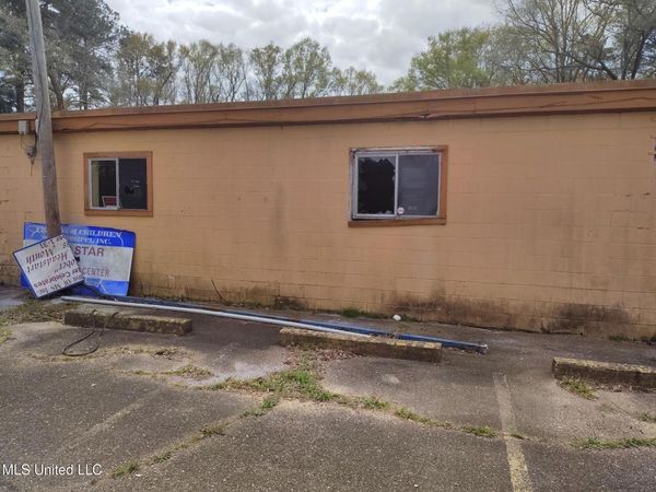 2428 Queensburg Avenue, Laurel, MS 39440