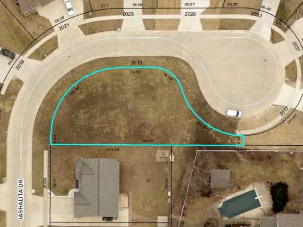 2013 Jashalita Drive, Nevada, IA 50201