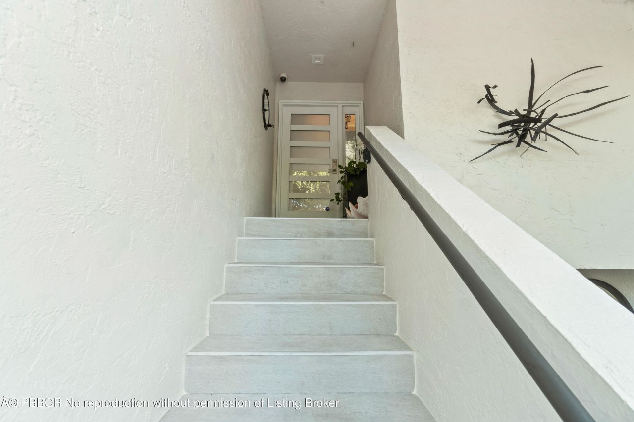 2335 S Ocean Boulevard, Unit C-9, Palm Beach, FL 33480 Photo