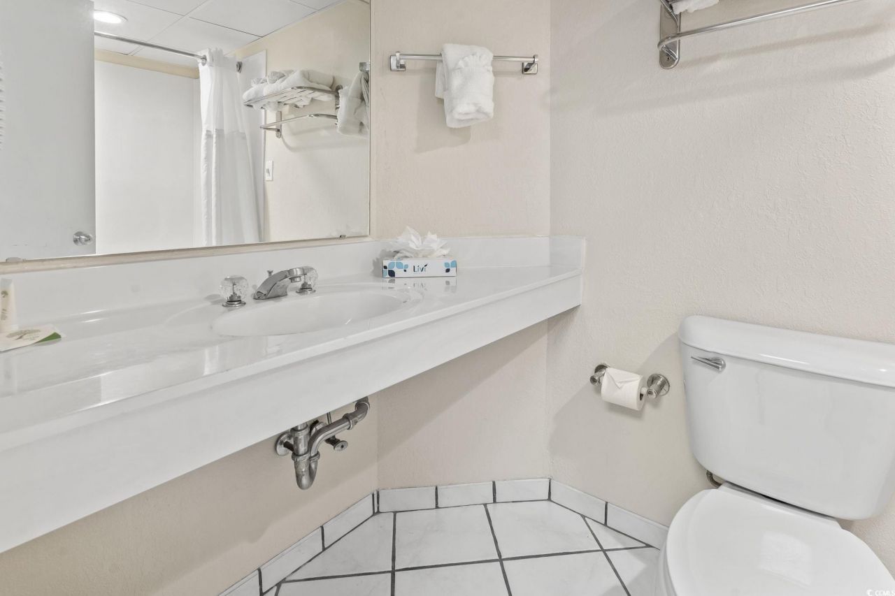 2300 N Ocean Blvd. Photo 13