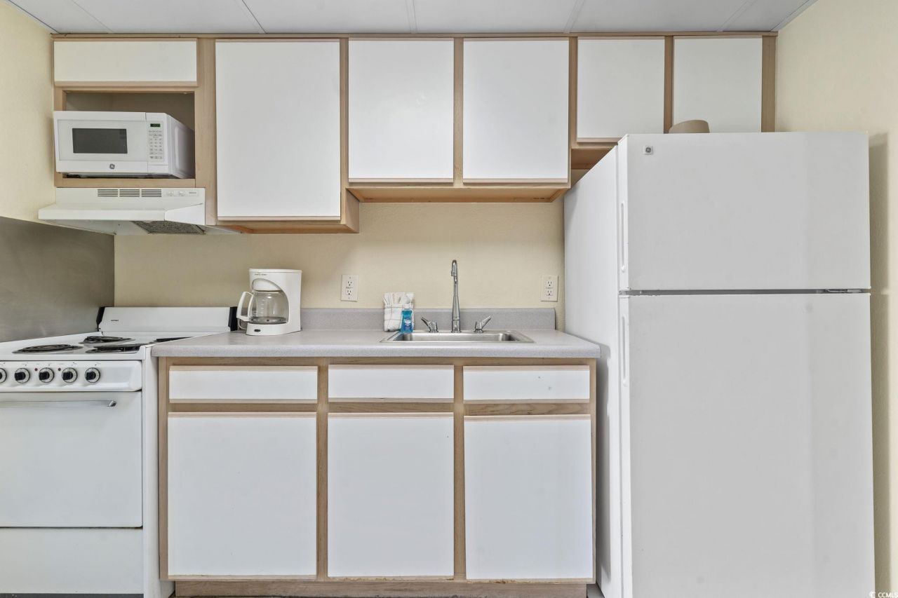 2300 N Ocean Blvd. Photo 15