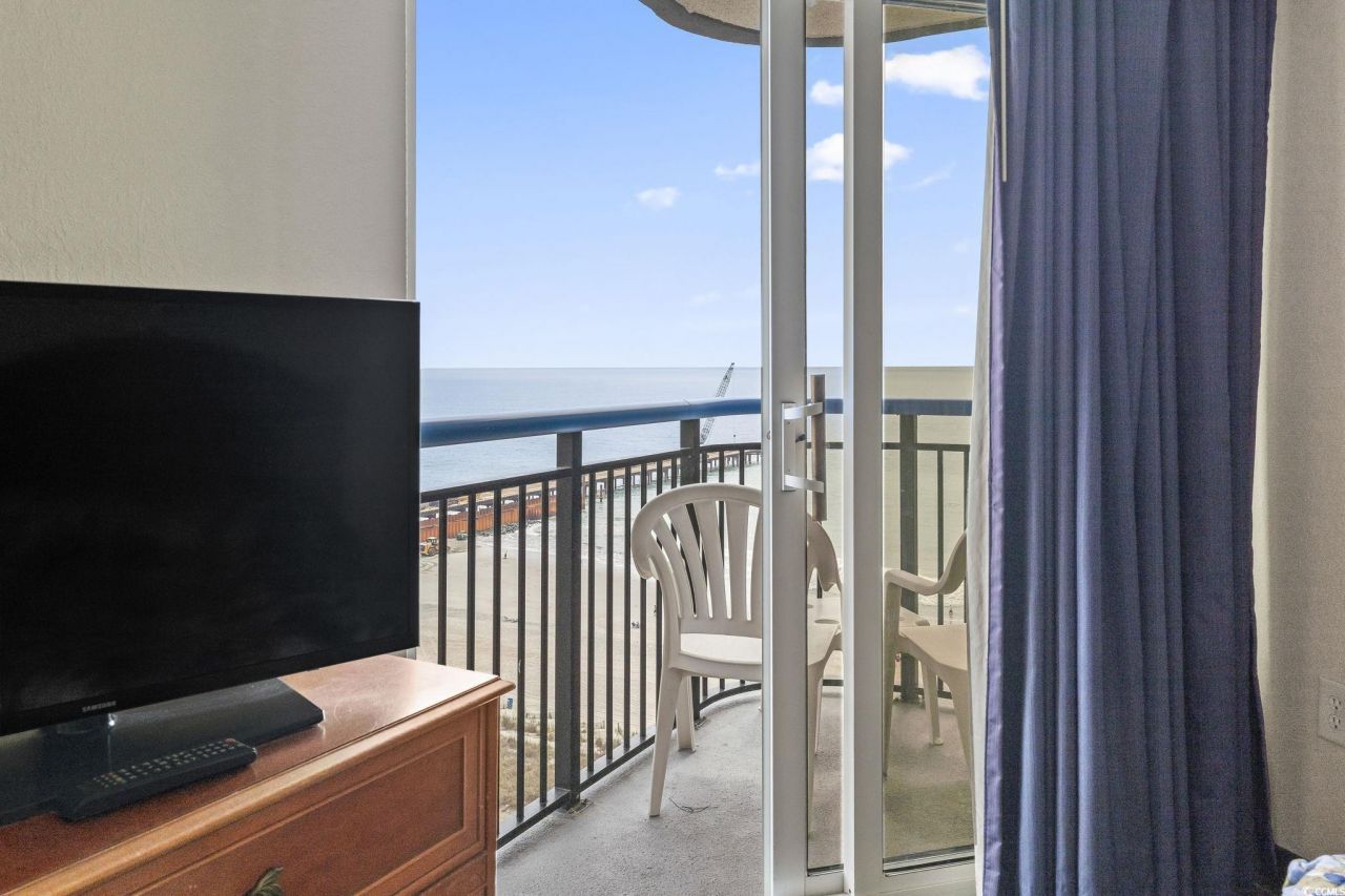 2300 N Ocean Blvd. Photo 7