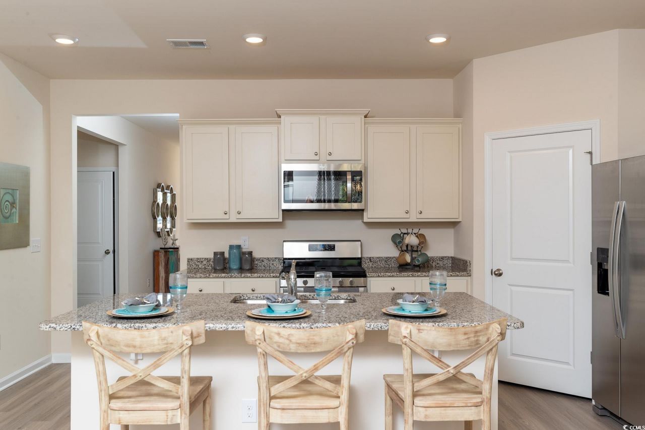 304 Clear Lake Dr. Photo 5