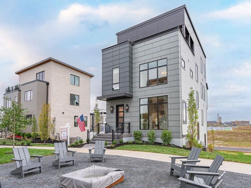 2926 Three Oaks Lane, Cincinnati, OH 45209 Photo 2