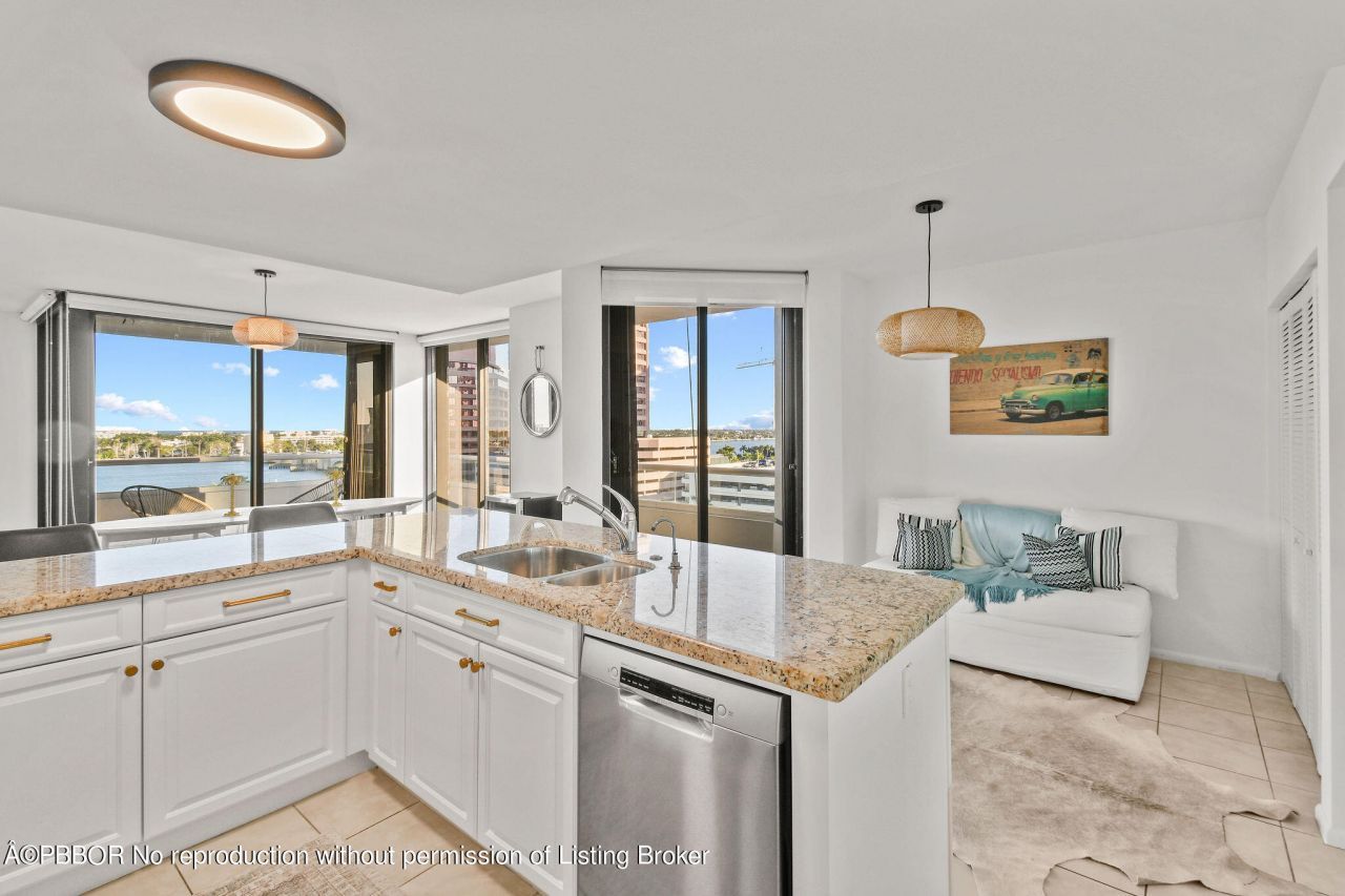 529 S Flagler Drive, Unit 9H, West Palm Beach, FL 33401 Photo