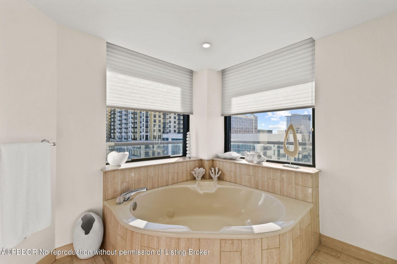 529 S Flagler Drive, Unit 9H, West Palm Beach, FL 33401 Photo