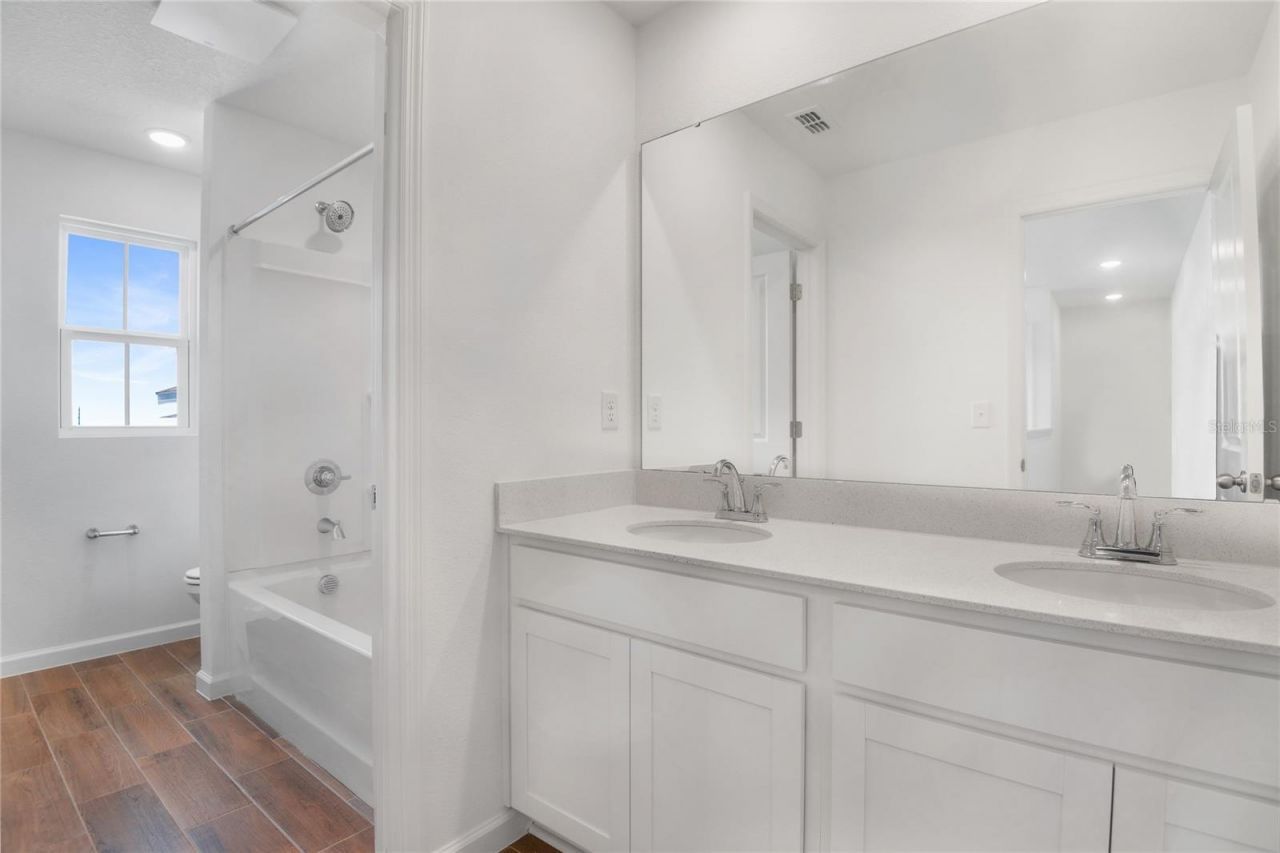 1007 Wisteria Way, Dundee, FL 33838 Photo