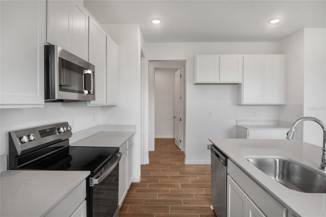 1007 Wisteria Way, Dundee, FL 33838 Photo