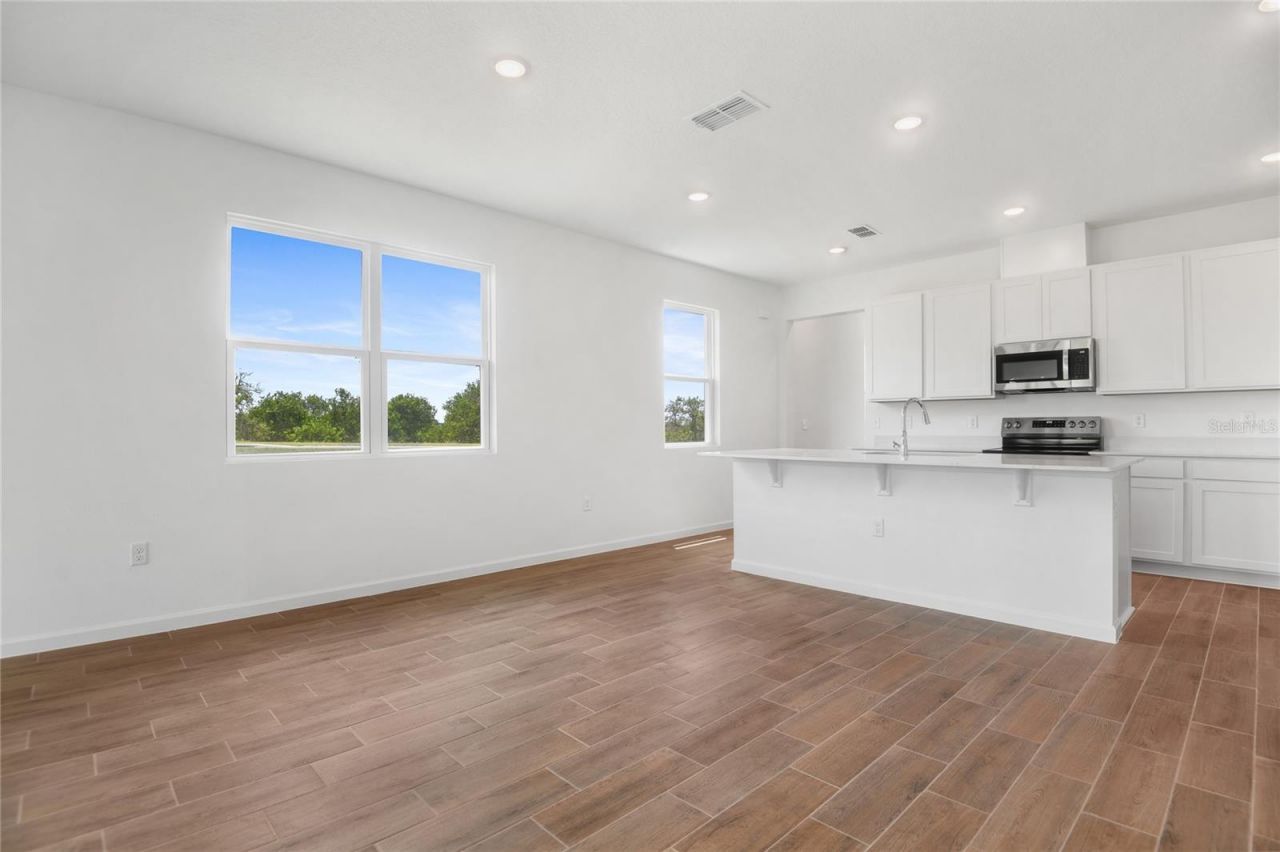 1007 Wisteria Way, Dundee, FL 33838 Photo