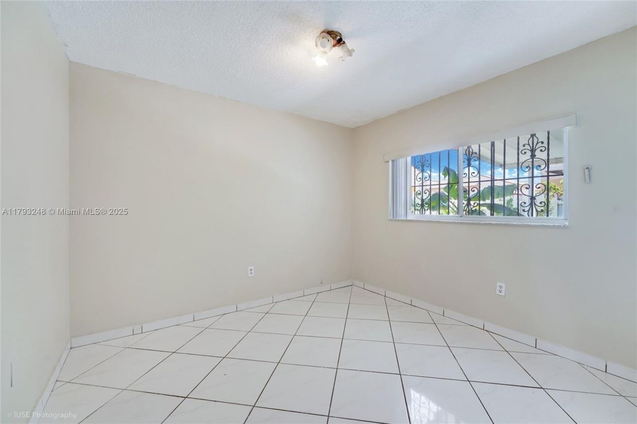 7724 W 29th Ln, Unit 101-38, Hialeah, FL 33018 Photo