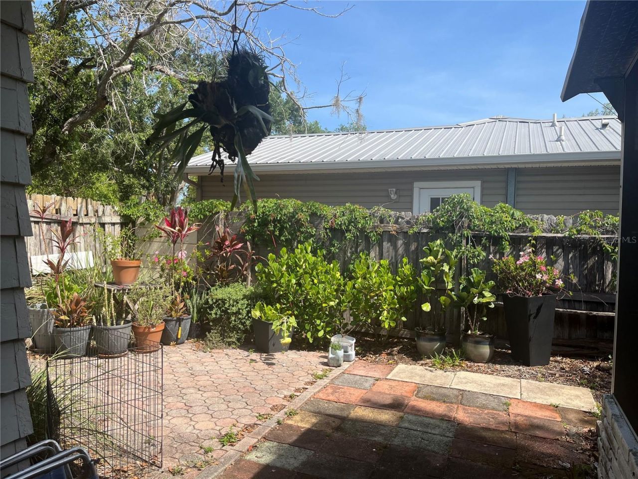 2415 Pelican Drive, Sarasota, FL 34237 Photo