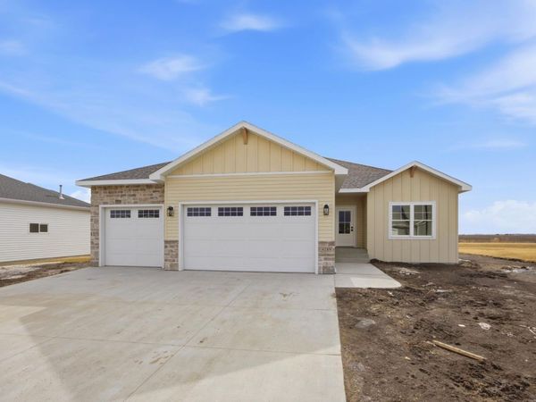 4288 Pine Parkway S, Fargo, ND 58104
