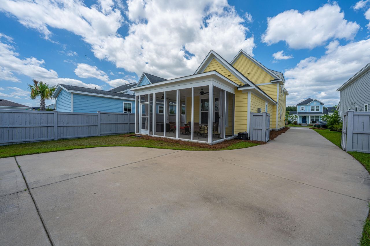 403 Ripple Park Drive Photo 32