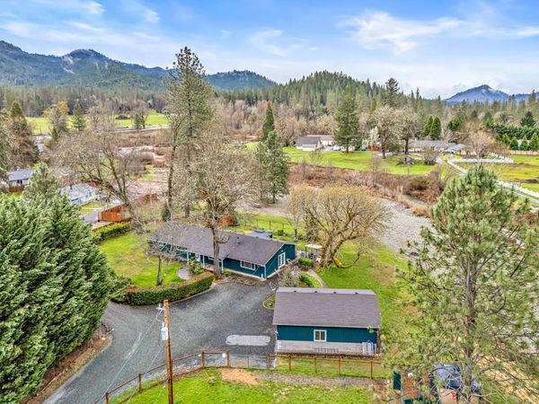 149 Queens Branch Road, Rogue River, OR 97537