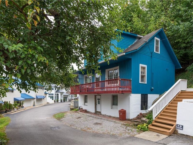 416 Riverdale Drive, Rocky River, OH 44116 Photo 2