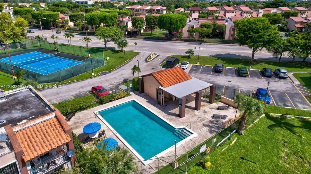 460 W Park Dr, Unit 103, Miami, FL 33172 Photo