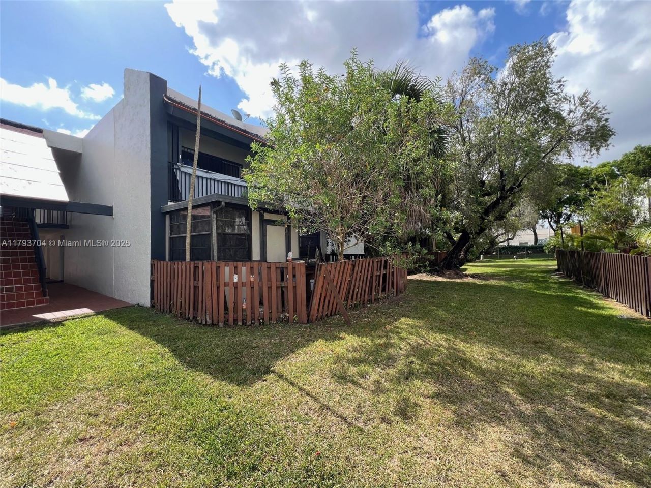 460 W Park Dr, Unit 103, Miami, FL 33172 Photo