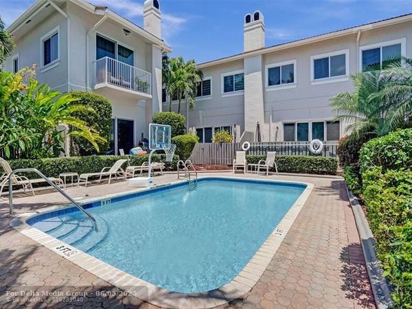 1744 NE 9th St, Fort Lauderdale, FL 33304