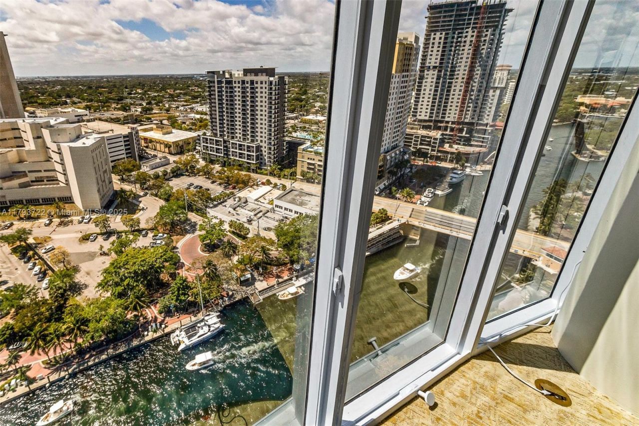 333 Las Olas Way, Unit 2401, Fort Lauderdale, FL 33301 Photo