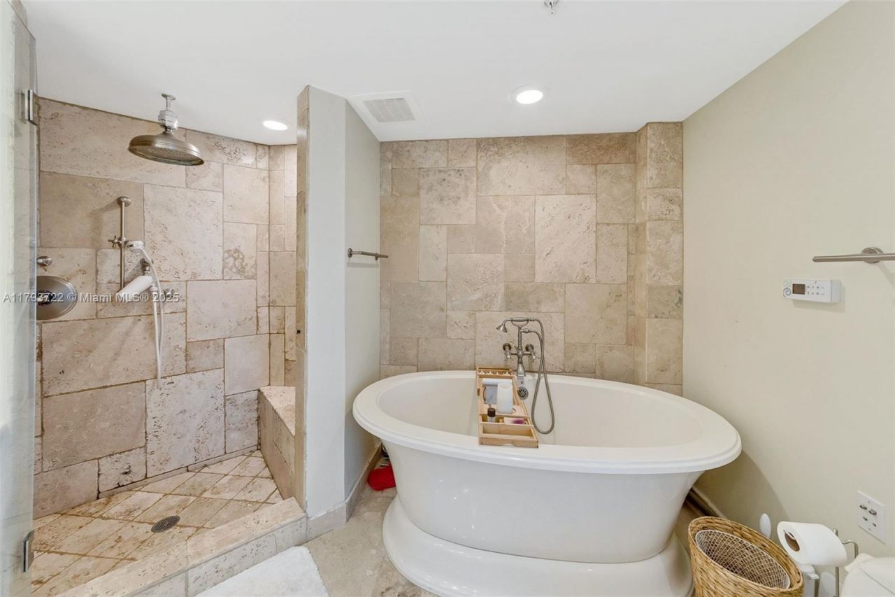 333 Las Olas Way, Unit 2401, Fort Lauderdale, FL 33301 Photo