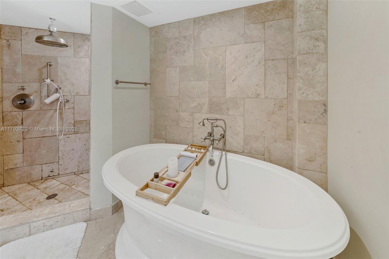 333 Las Olas Way, Unit 2401, Fort Lauderdale, FL 33301 Photo