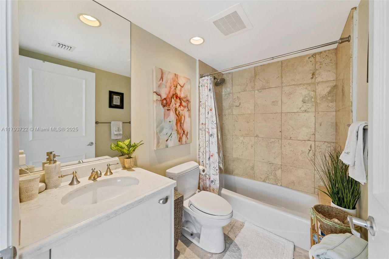 333 Las Olas Way, Unit 2401, Fort Lauderdale, FL 33301 Photo