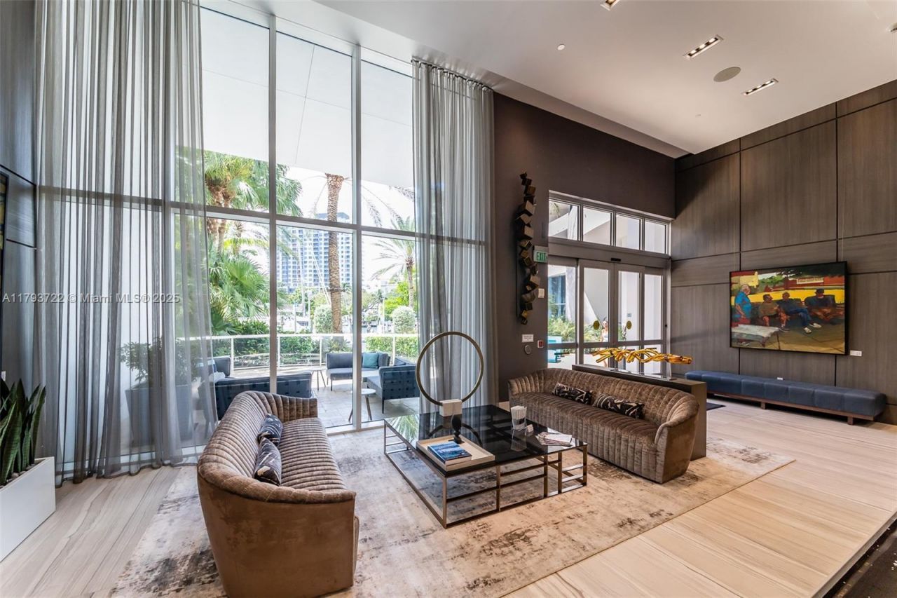 333 Las Olas Way, Unit 2401, Fort Lauderdale, FL 33301 Photo