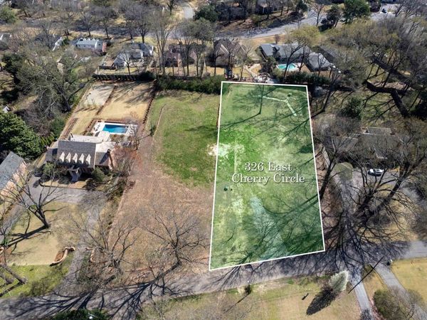 326 E CHERRY CIR, Memphis, TN 38117