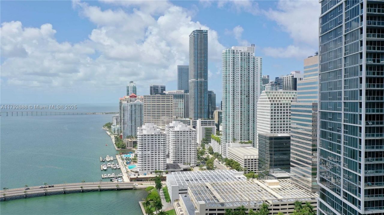475 Brickell Ave, Unit 5007, Miami, FL 33131 Photo