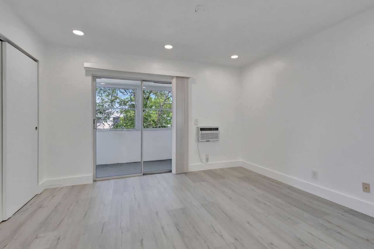 110 Dorchester E, West Palm Beach, FL 33417 Photo