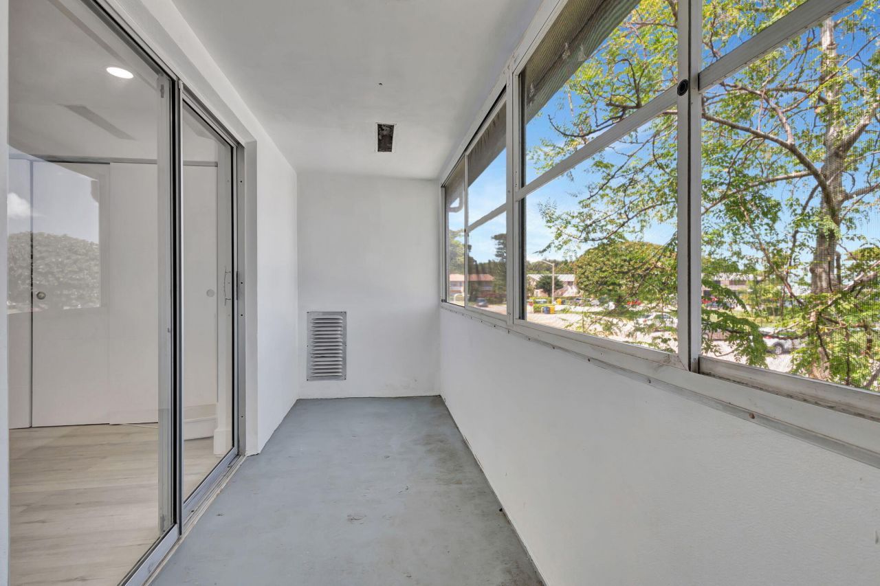 110 Dorchester E, West Palm Beach, FL 33417 Photo