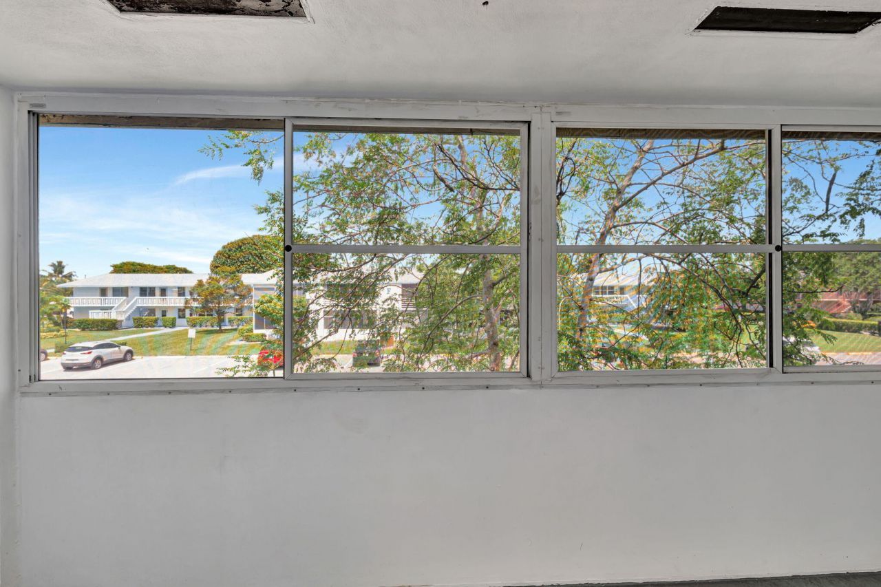 110 Dorchester E, West Palm Beach, FL 33417 Photo