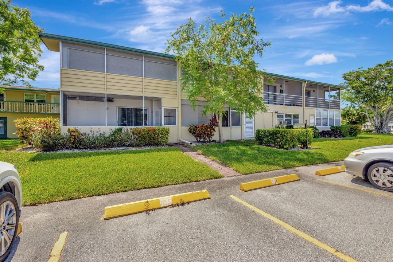 110 Dorchester E, West Palm Beach, FL 33417 Photo