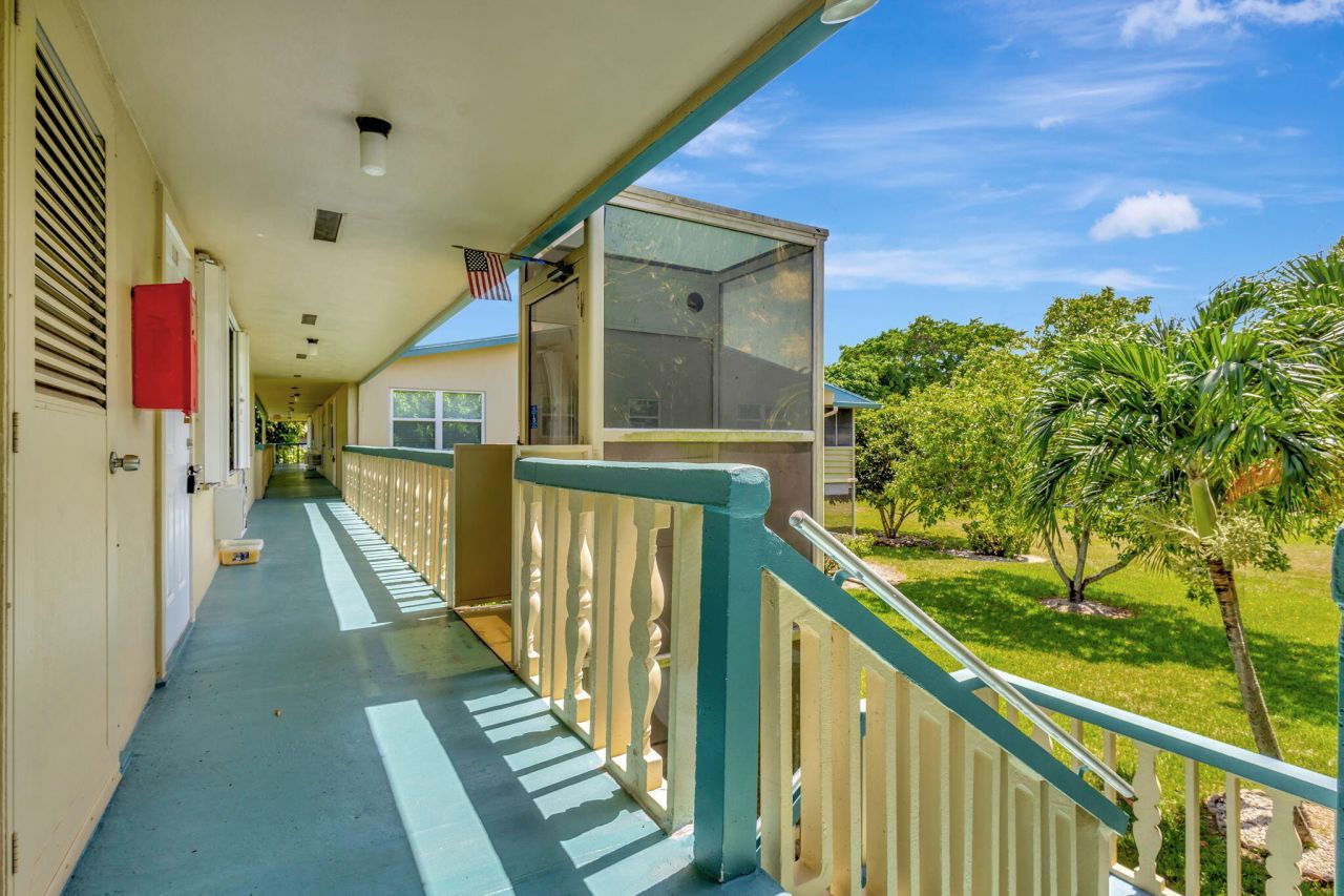 110 Dorchester E, West Palm Beach, FL 33417 Photo