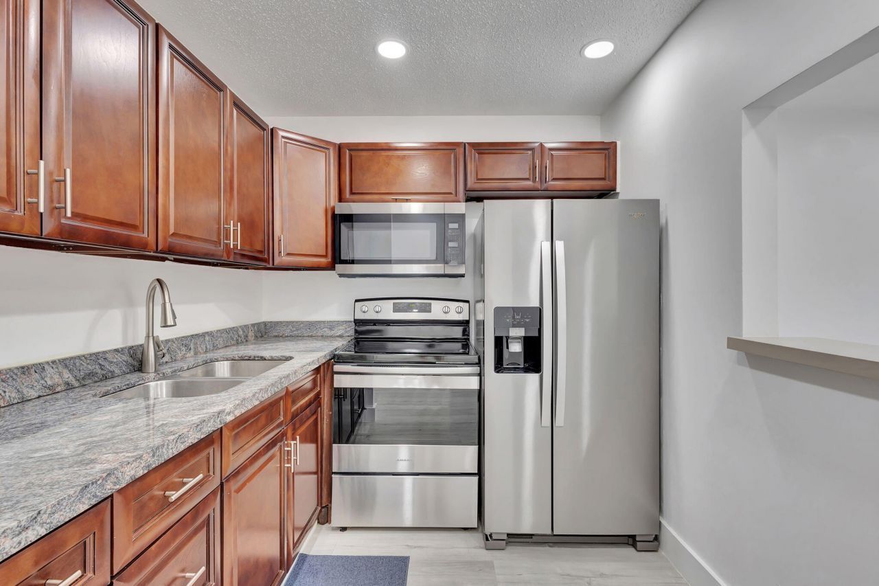 110 Dorchester E, West Palm Beach, FL 33417 Photo